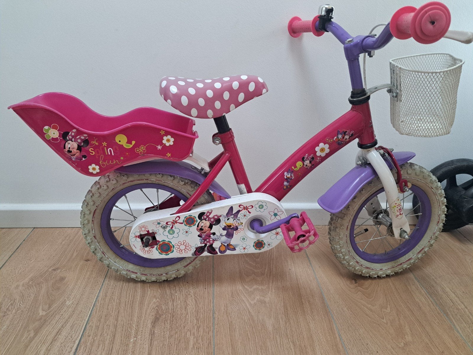 12 inch Minnie Mouse fiets roze zijwieltjes mandje, Terugtraprem, Zijwieltjes, Gebruikt, Ophalen of Verzenden