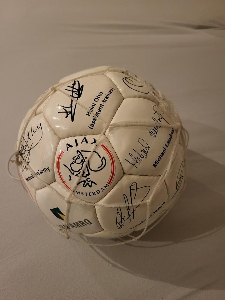 Gesigneerde Ajax Voetbal - Uniek Collectors Item, Sport en Fitness, Voetbal, Ophalen of Verzenden, Zo goed als nieuw, Bal