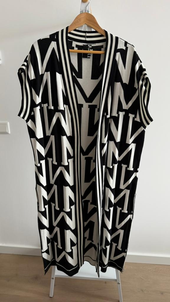Mat mouwloos vest zwart / ecru maat 42/46 valt groot ZGAN, Ophalen of Verzenden, Zo goed als nieuw, Maat 46/48 (XL) of groter