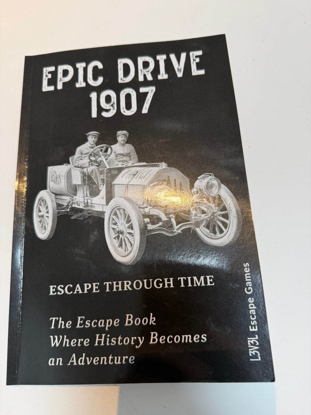 epic drive 1907 van L3V3L, Een of twee spelers, Ophalen of Verzenden, Zo goed als nieuw, L3v3l