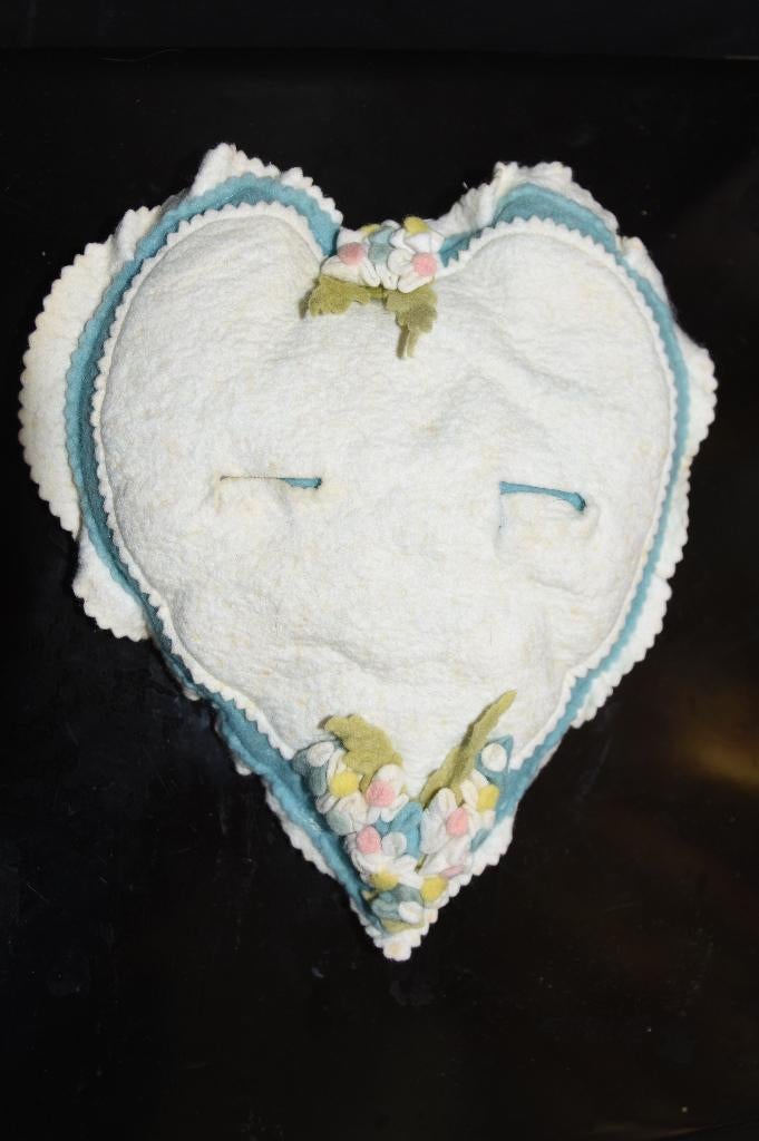 Antiek Vintage vilten hart huwelijk trouwring kussen, Verzenden