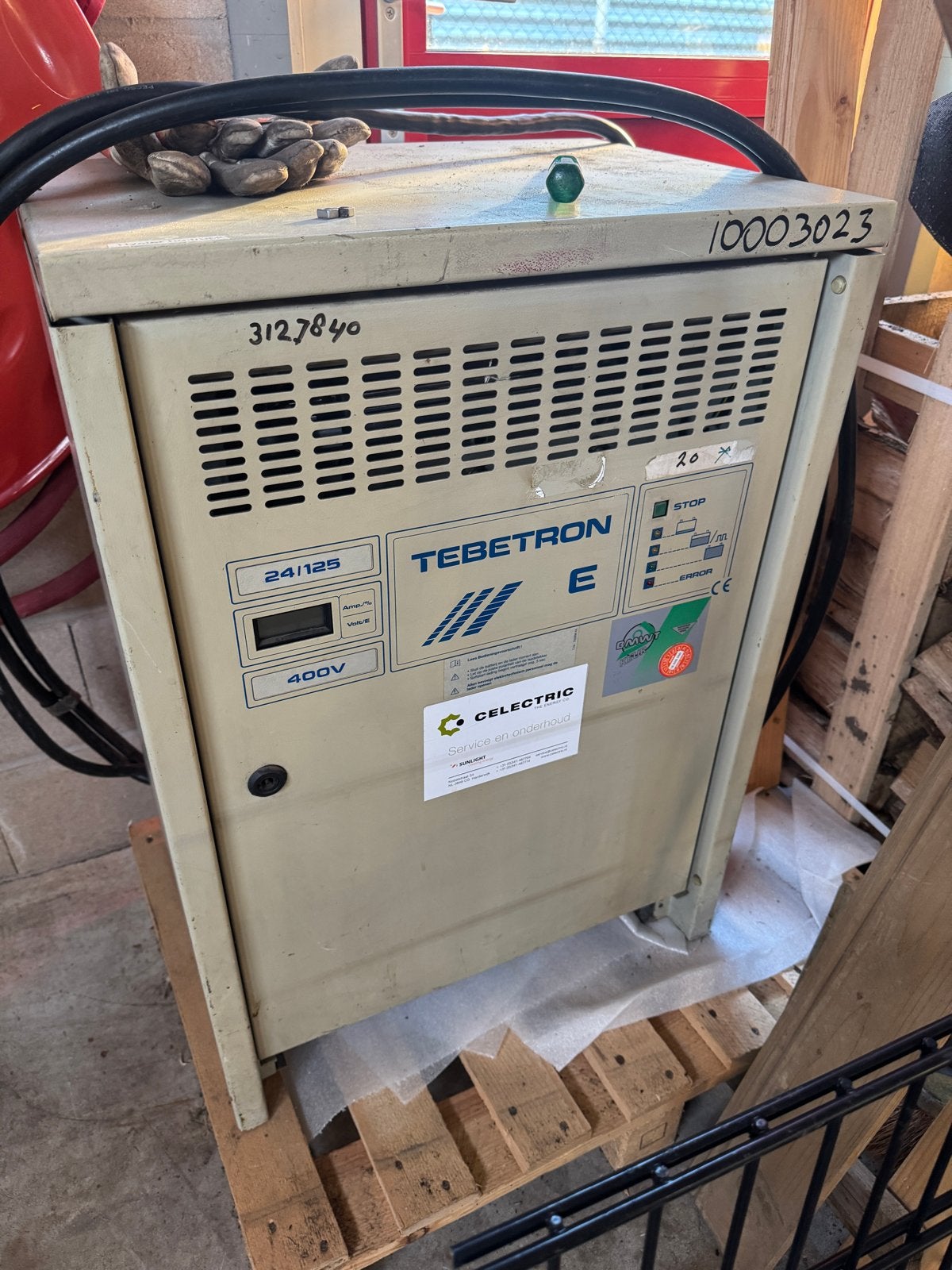 Tebetron 24V / 125ah Acculader - 400V heftruck, Ophalen
