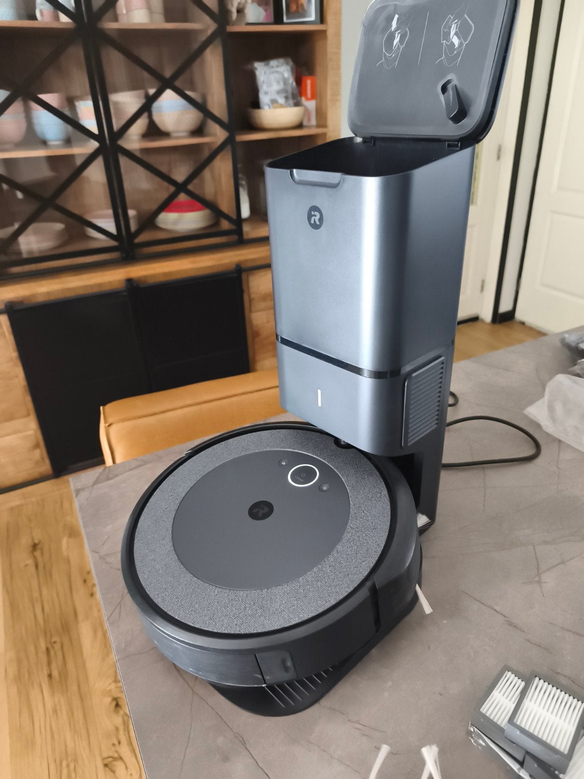 iRobot Roomba i3 Robotstofzuiger met zelflegende basis, Ophalen, Gebruikt, IRobot, Robotstofzuiger