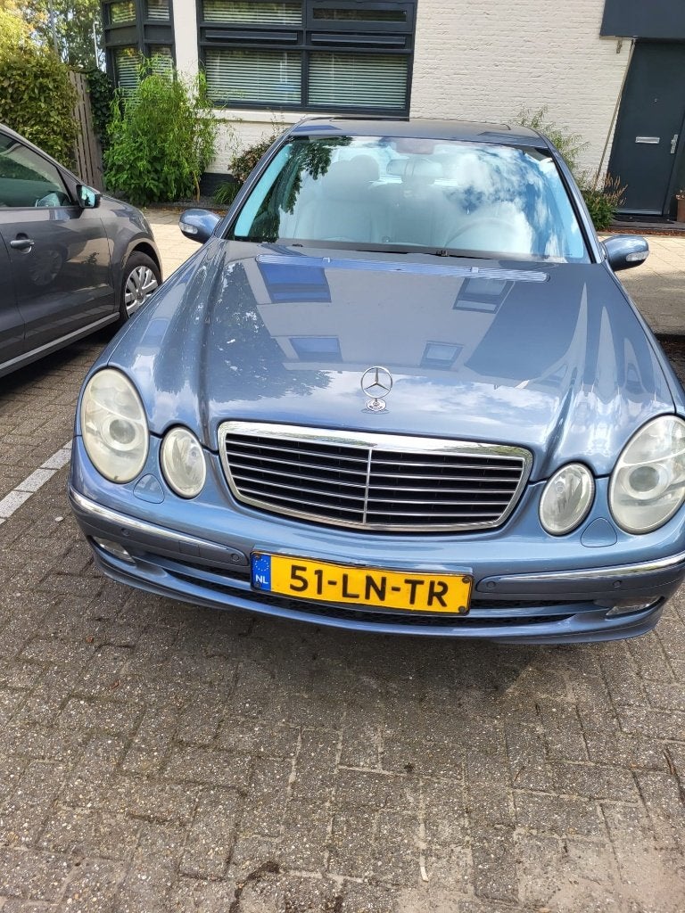 Mercedes-Benz E-Klasse 3.2 E320 Sedan AUT 2003 Blauw, Auto's, Automaat, Achterwielaandrijving, Blauw, Leder en Stof