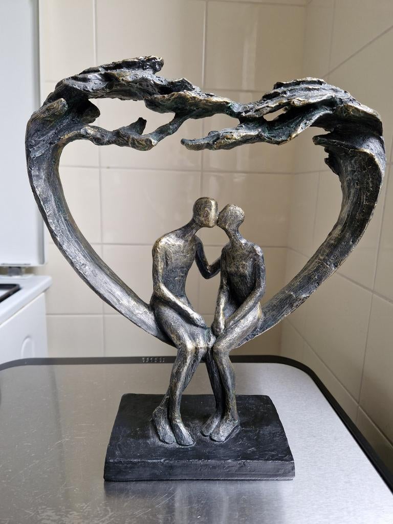 Beeld Kiss under the tree., Antiek en Kunst, Kunst | Designobjecten, Ophalen