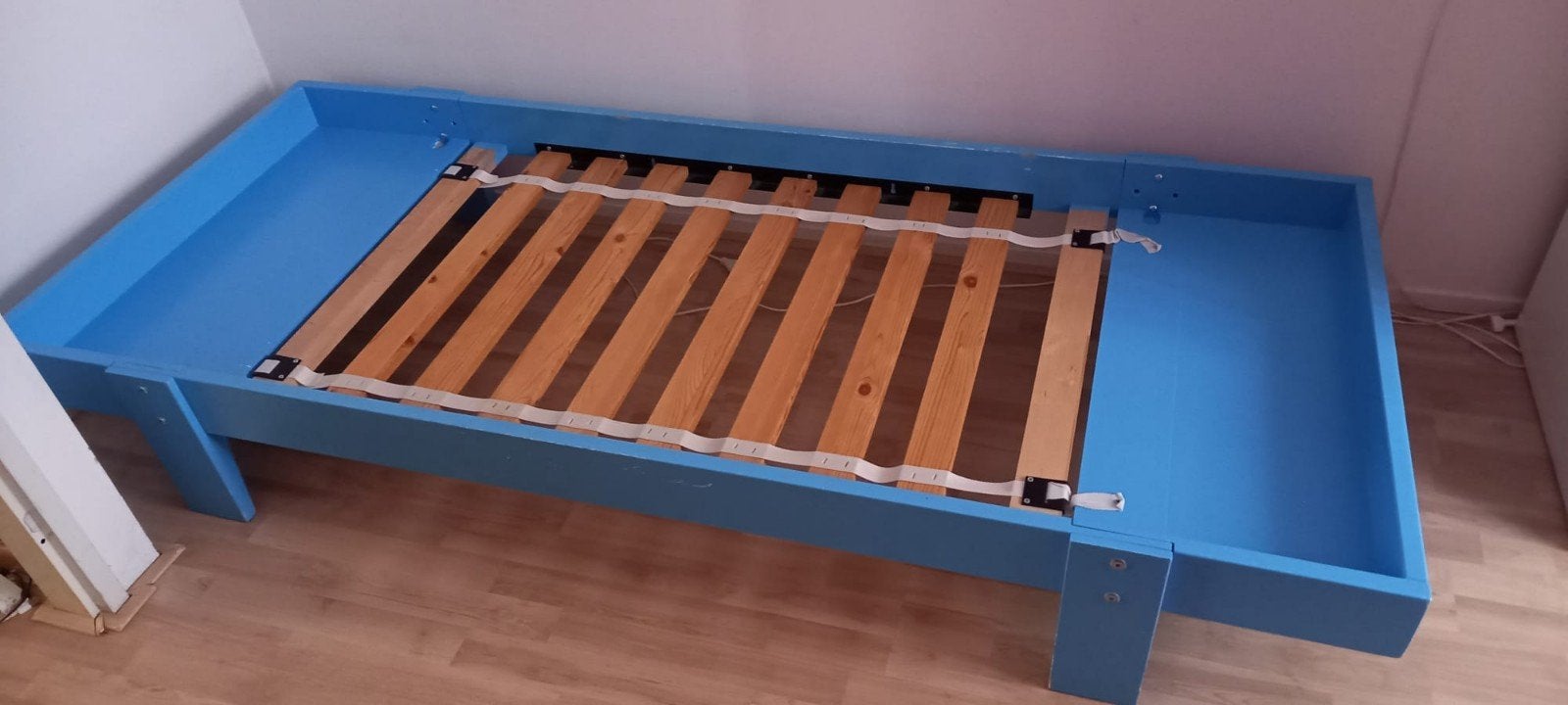 IKEA Vikare meegroeibed - blauw (evt incl matras), Ophalen, Gebruikt, Lattenbodem