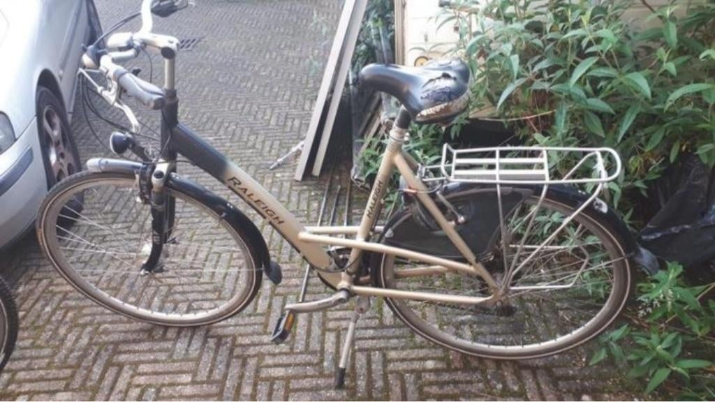 Raleigh damesfiets MOET NAGEKEKEN WORDEN, Gebruikt, Versnellingen, 56 cm of meer, Ophalen
