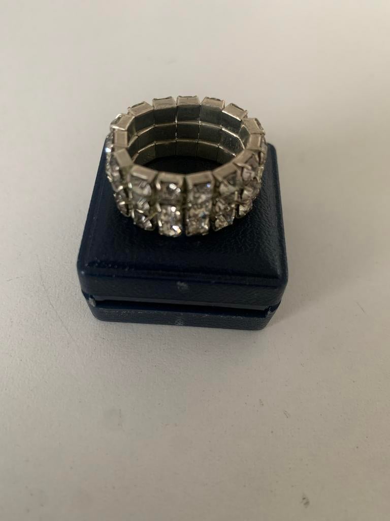 Set van 2 Ringen: Rekbare Strass Ring & Zilverkleurige Ring, Sieraden, Tassen en Uiterlijk, Ringen, Met kristal, Overige materialen