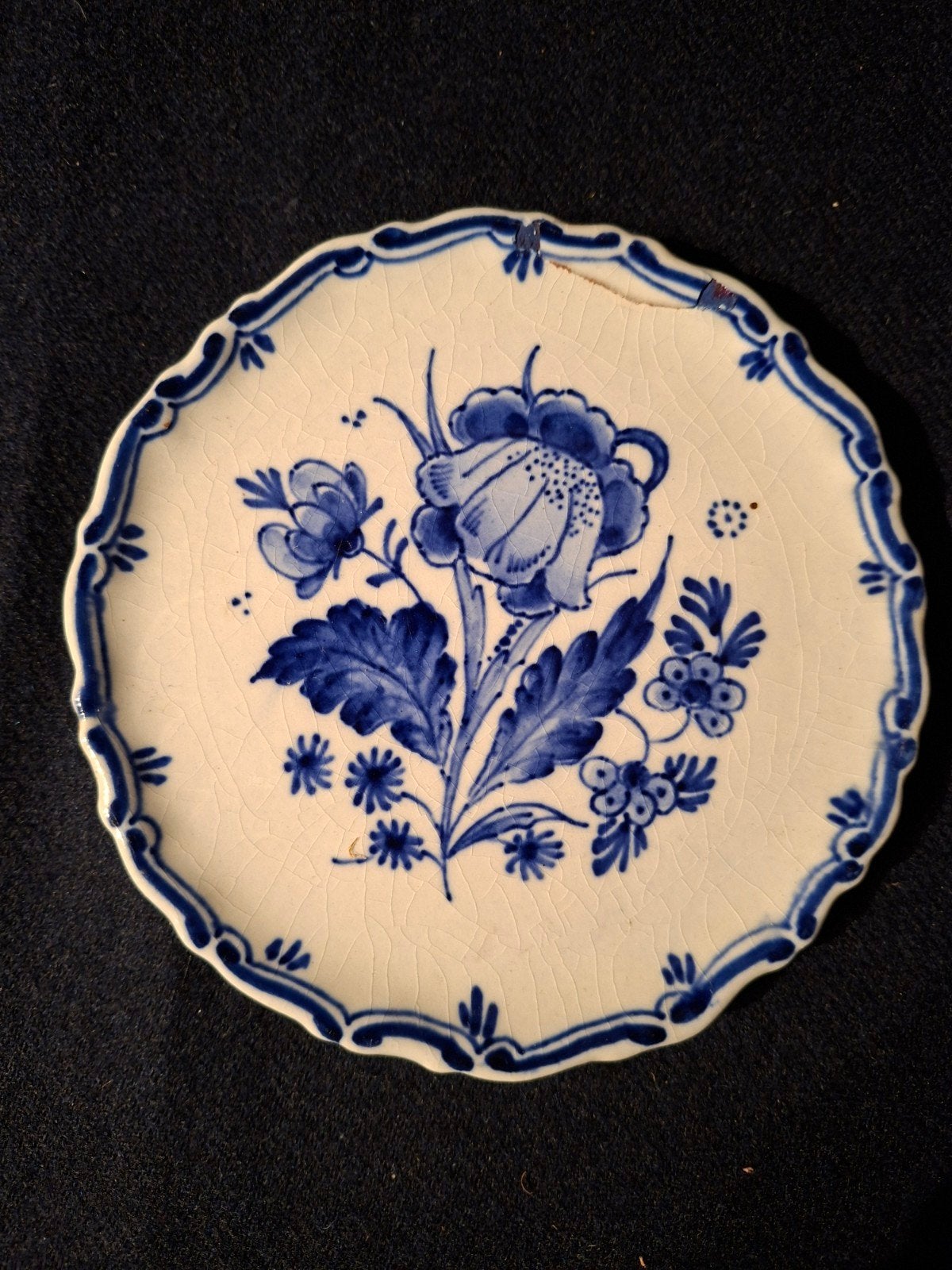 Antiek Delfts Blauw Wandbordje met Bloemmotief, Verzenden