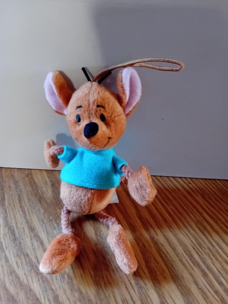 Disney Winnie de Poeh pluche Roe mcd hanger 2005 - 12cm, Ophalen of Verzenden, Winnie de Poeh of vrienden, Gebruikt, Beeldje of Figuurtje