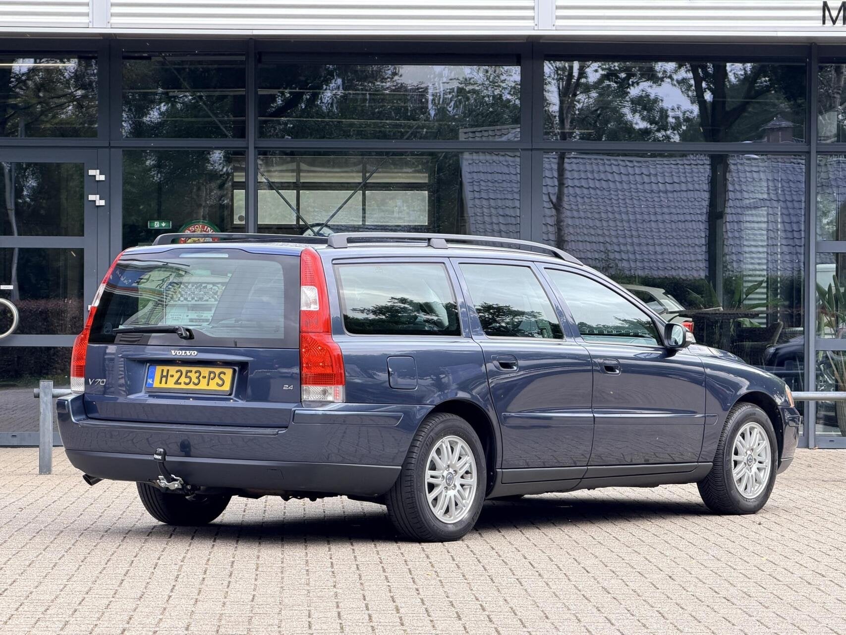Volvo V70 2.4 Edition II | Cruise | Clima | Stoelverwarming, Auto's, Volvo, Voorwielaandrijving, Zwart, Blauw, 1470 kg