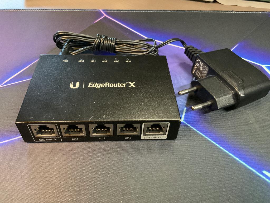 Unifi EdgeRouter X (ER-X), Ophalen of Verzenden, Gebruikt, Router, Ubiquity