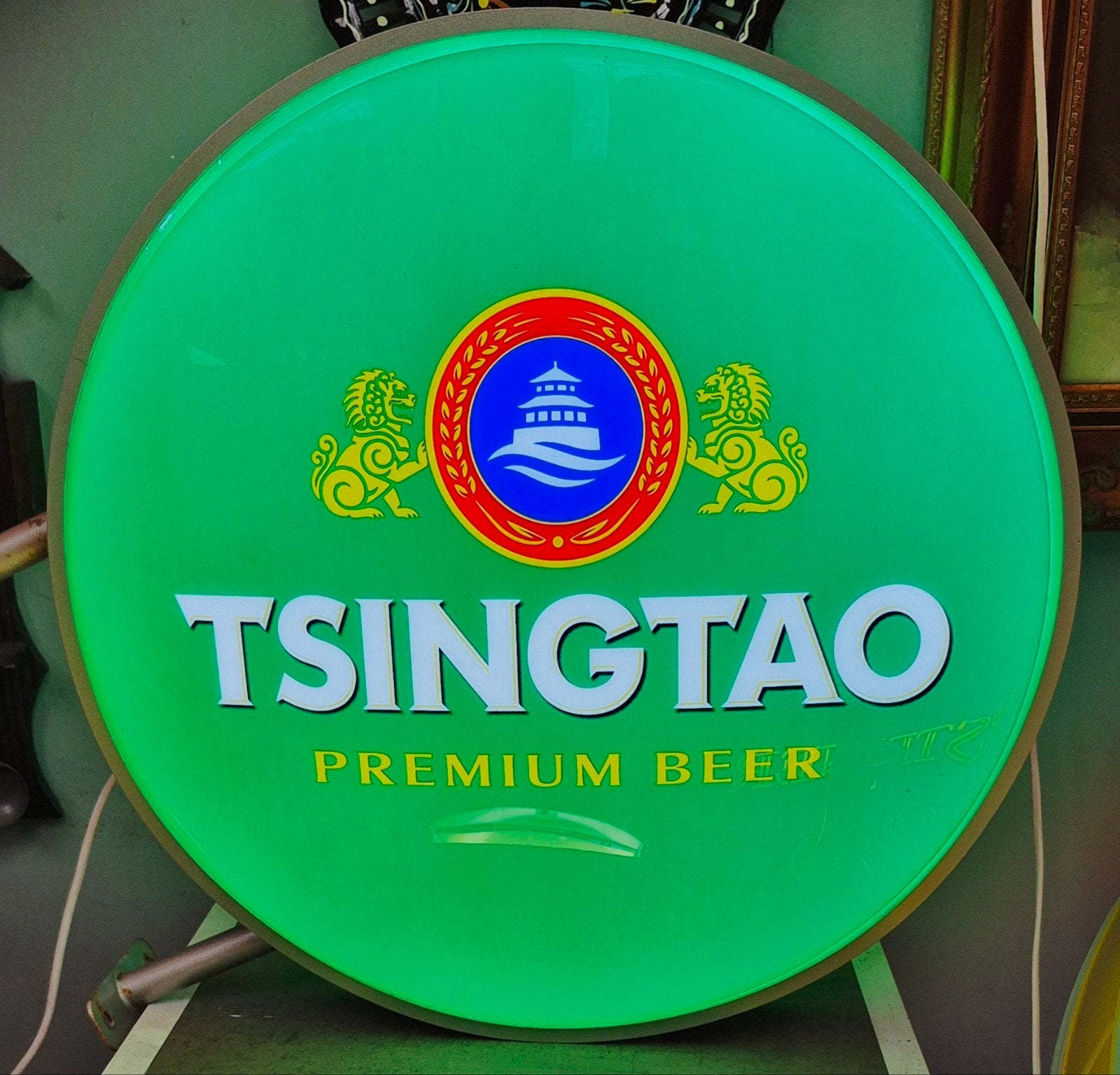 Nieuwe, dubbelzijdige lichtbak, lichtreclame Tsingtao bier, Ophalen, Nieuw, Reclamebord, Plaat of Schild, Overige merken