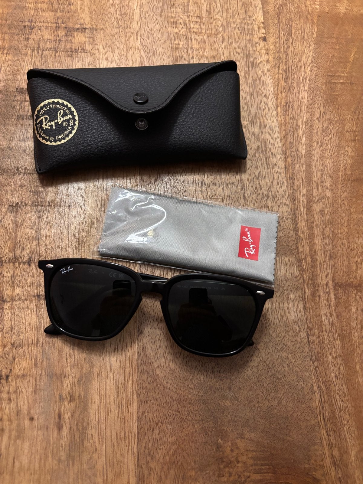 Ray-Ban zonnebril met etui en doekje, Gebruikt, Zonnebril, Zwart, Ophalen of Verzenden