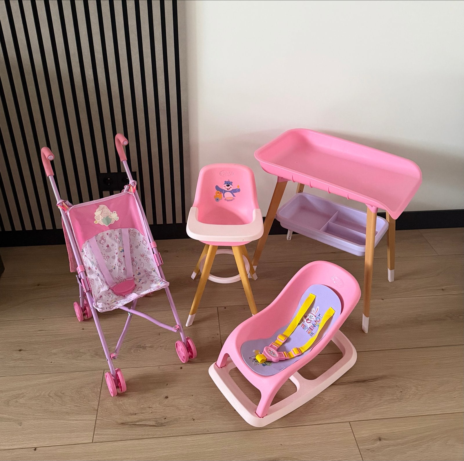 Baby Born buggy, commode, eetstoel, wipstoeltje, Ophalen, Zo goed als nieuw, Meisje
