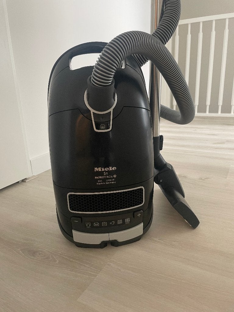 Miele S8  Stofzuiger 2200 Watt, Witgoed en Apparatuur, Stofzuigers, Ophalen, Gebruikt, Stofzak, 2000 watt of meer