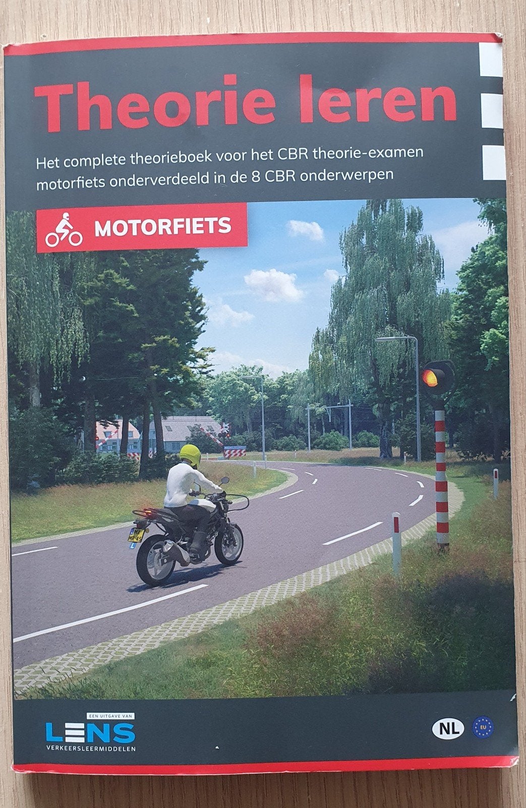 Theorie Boek motorfiets Lens, Boeken, Ophalen of Verzenden, Zo goed als nieuw, Overige niveaus, Lens Verkeersleermiddelen