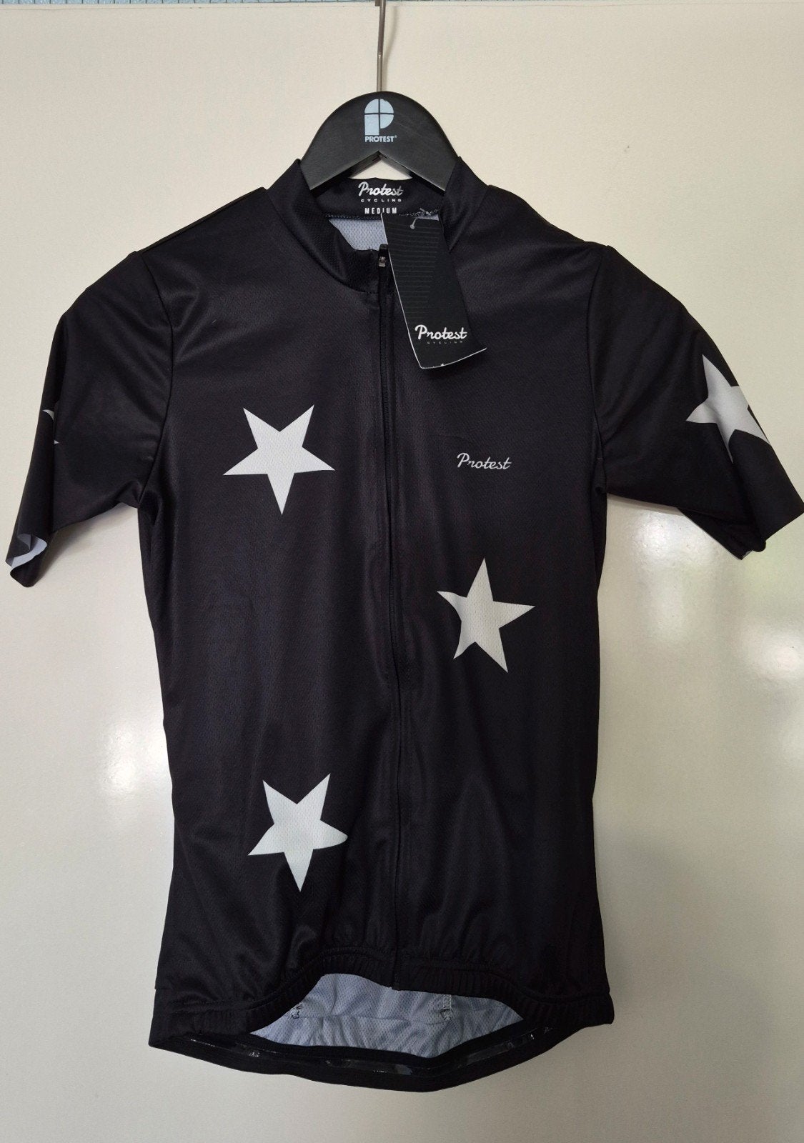 Protest Cycling dames wielershirt Zwart met Sterren - Maat M, Protest, M, Nieuw, Ophalen of Verzenden