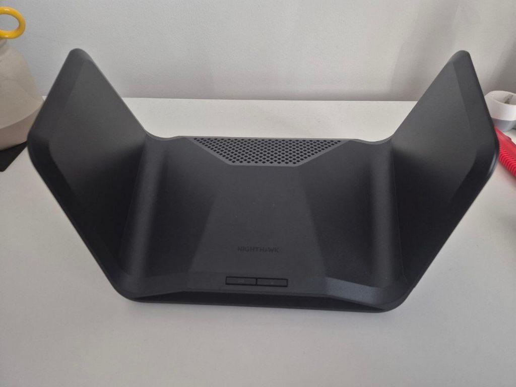 Netgear Nighthawk RAXE300, Ophalen of Verzenden, Zo goed als nieuw, Router, Netgear Nighthawk