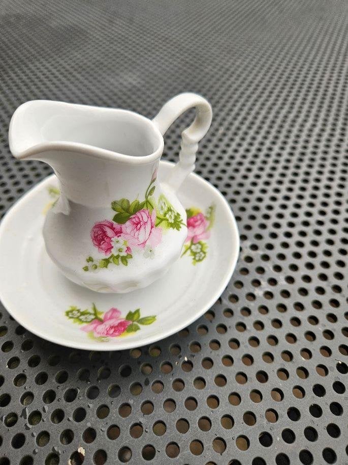 Vintage Schwarzenhammer porselein melkkannetje  en schotel, Verzamelen, Ophalen of Verzenden, Zo goed als nieuw, Porselein, Kop en/of schotel