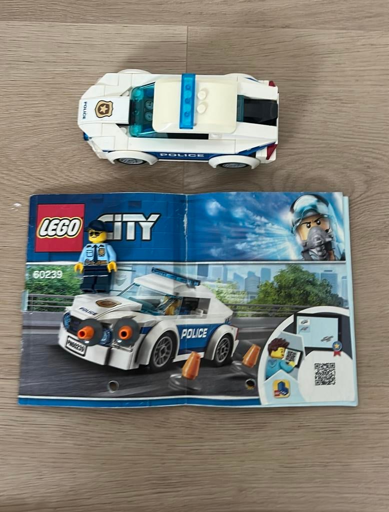 Lego city politie wagen 60239, Kinderen en Baby's, Speelgoed | Duplo en Lego, Ophalen of Verzenden, Zo goed als nieuw