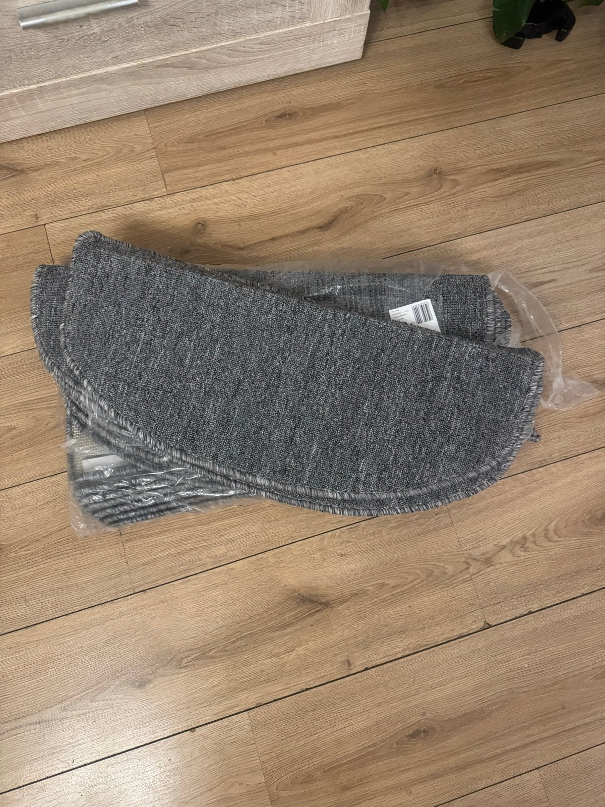 Nieuwe Antraciet Halfronde Trapmatten - Set van 15, Minder dan 50 cm, Nieuw, Ophalen of Verzenden, Grijs