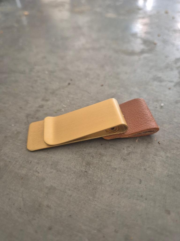 Leren geldclip met knipsluiting, Sieraden, Tassen en Uiterlijk, Portemonnees, Nieuw, Overige merken, Bruin, Leer, Met knipsluiting