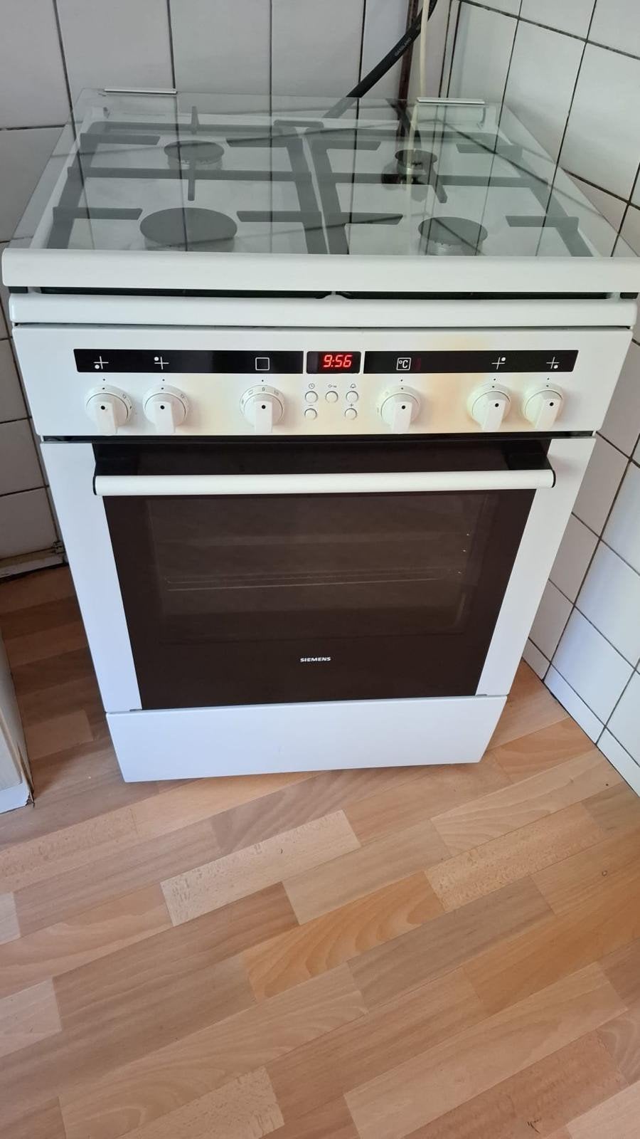 Siemens HM745215N Gasfornuis met elektrische oven - 4 pits, Ophalen, Gebruikt, Hete lucht, 60 cm of meer