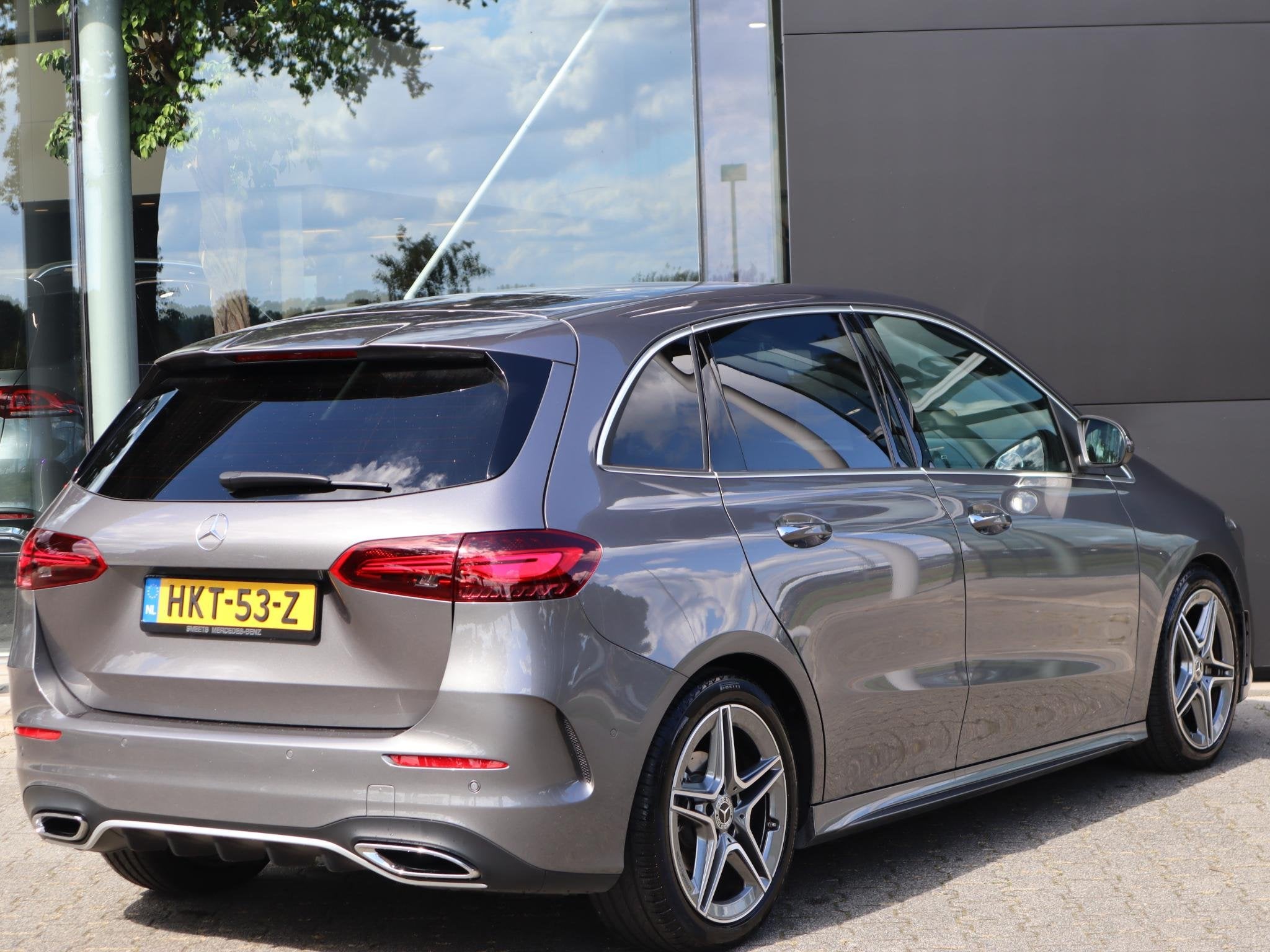 Mercedes-Benz B-klasse 180 Business Solution AMG l Keyless l, Gebruikt, Euro 6, 4 cilinders, Origineel Nederlands