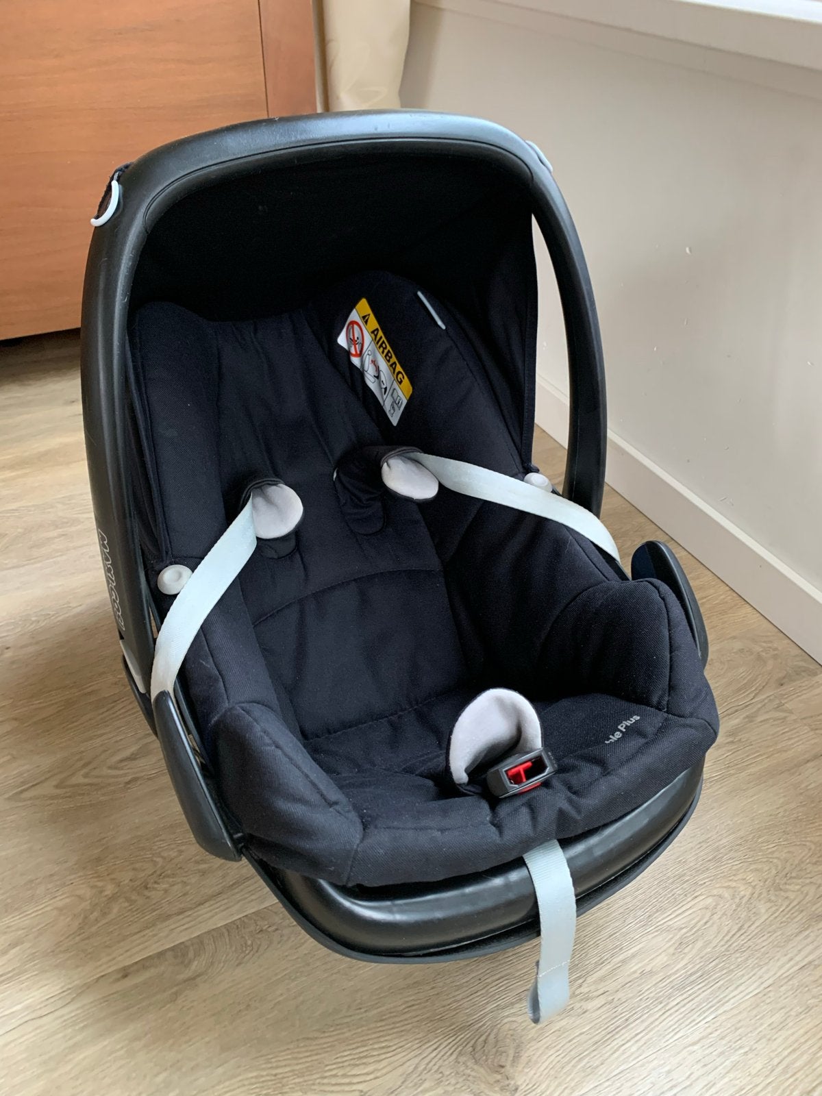 Maxi Cosi Pebble Plus met 2wayFix Isofix onderstel, Kinderen en Baby's, Ophalen, Gebruikt, Zijbescherming, Isofix