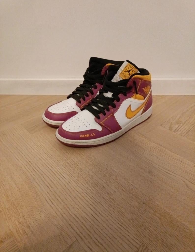 Air Jordan 1 Mid Dia de los Muertos - Maat 45, Kleding | Heren, Schoenen, Ophalen of Verzenden