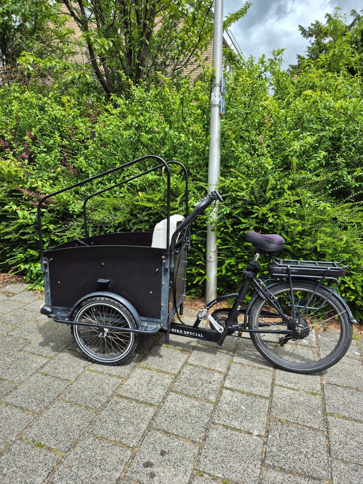 Troy elektrische bakfiets met huif en kinderzitje, 4 kinderen of meer, Gebruikt, Huif, Trommelrem
