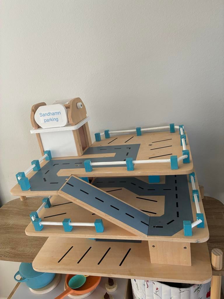 Houten parkeergarage met lift en meerdere verdiepingen, Kinderen en Baby's, Ophalen, Gebruikt, Jongen of Meisje