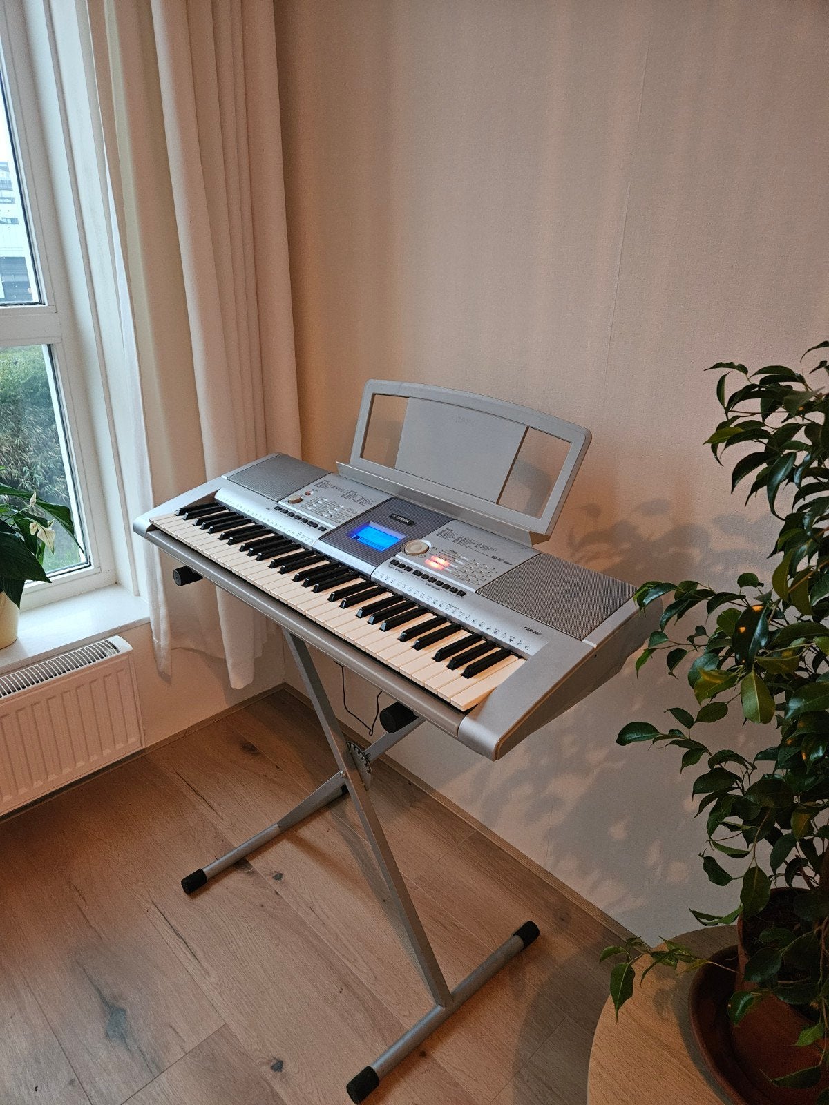 Yamaha PSR-295 Keyboard met standaard, Muziek en Instrumenten, Ophalen, Yamaha, Aanslaggevoelig, 61 toetsen