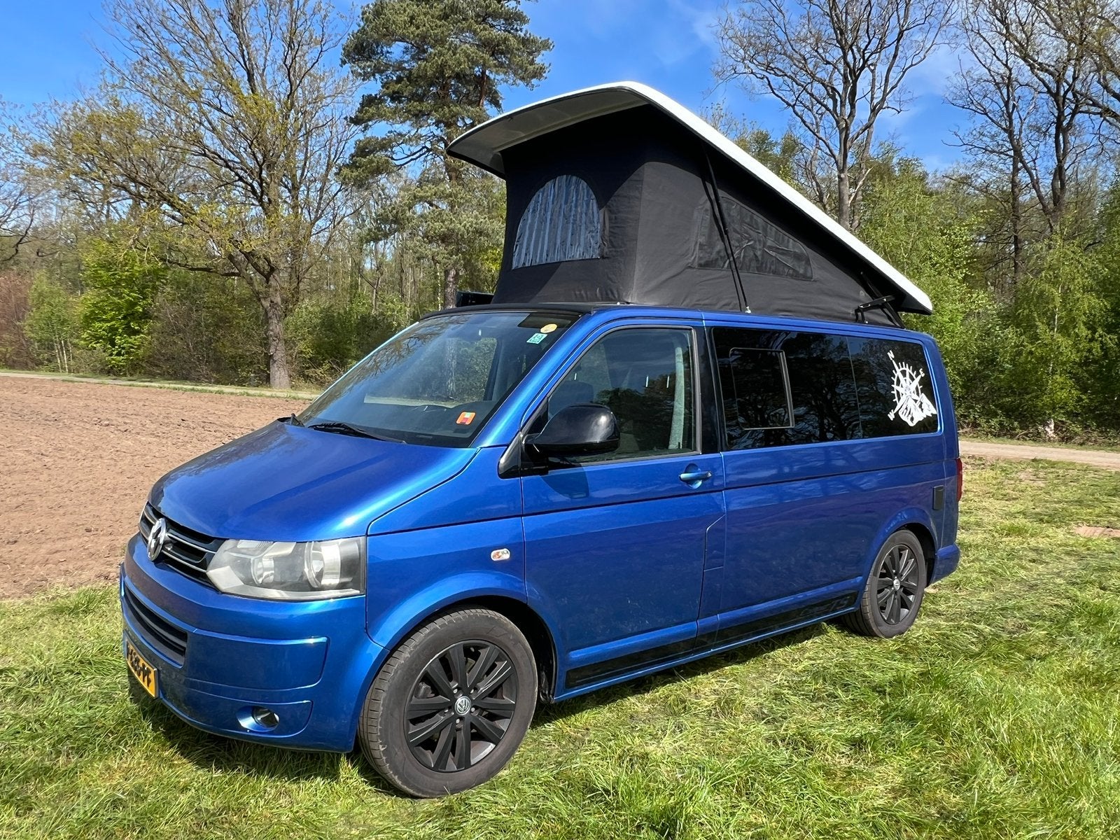 Mooie VW transporter camper 2005, Koelkast, Buscamper of Camperbus, Volkswagen, Treinzit
