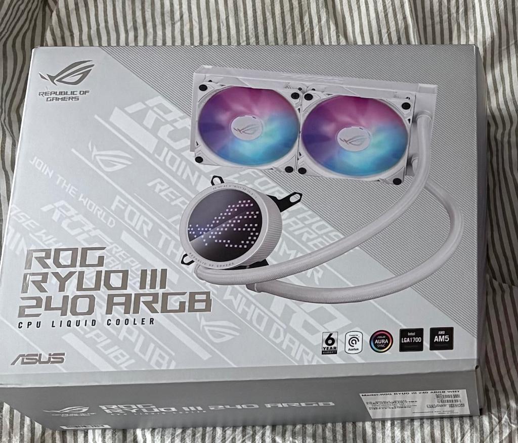 ASUS ROG RYUO III 240 ARGB, Computers en Software, Ophalen of Verzenden, Zo goed als nieuw, Waterkoeling