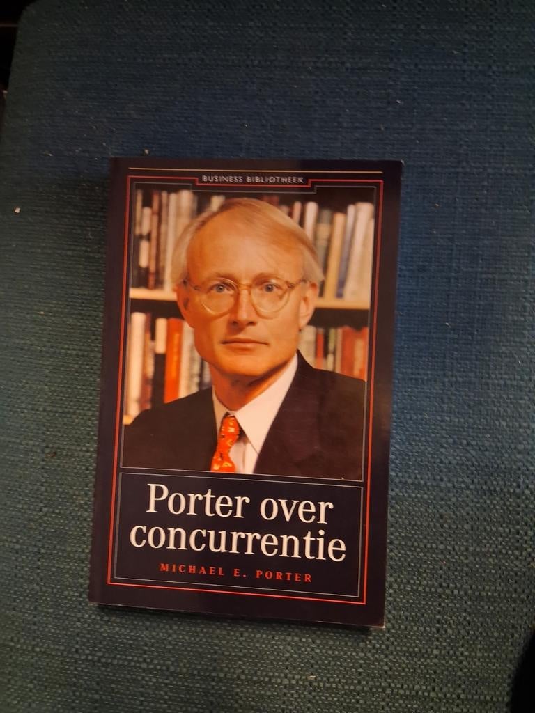 Porter over concurrentie - Michael E. Porter, Ophalen of Verzenden, Gelezen, Economie en Marketing, Michael E. Porter