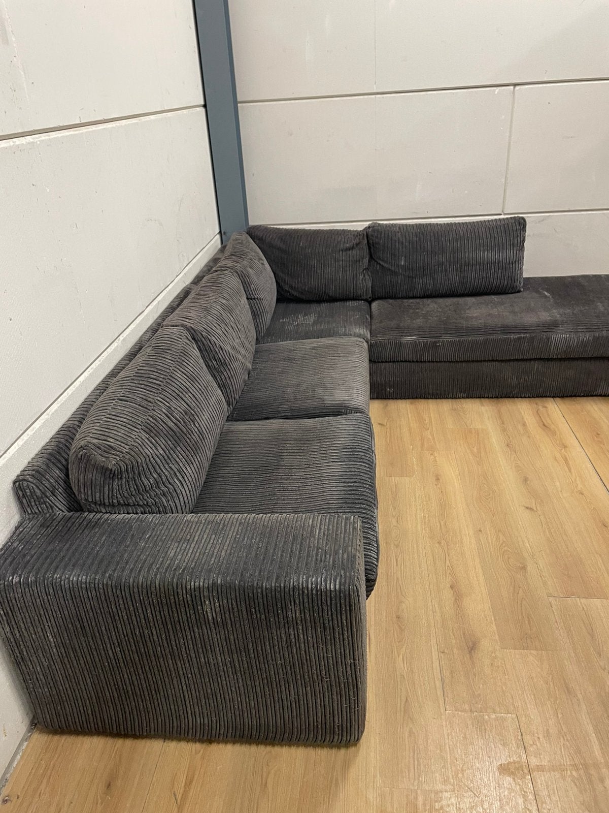 Mooie luxe grote grijze ribstof hoekbank - GEREINIGD!!!, Ophalen, 250 tot 300 cm, Luxe, Hoekbank