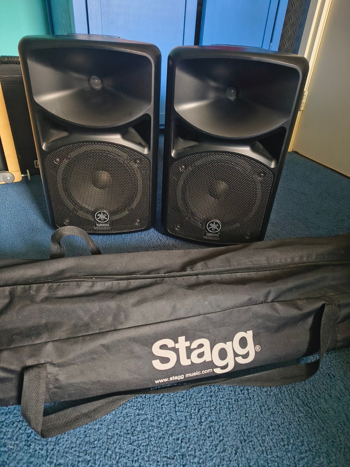 Yamaha Stagepas 400i PA-systeem met statieven en tas, Ophalen, Gebruikt, Minder dan 500 watt