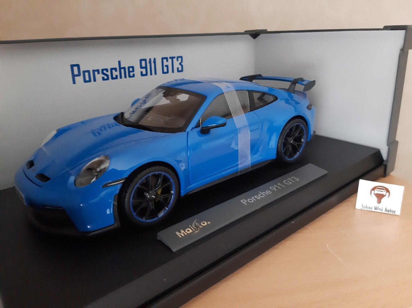 Porsche 911 GT3 2022 Shark Blue van Maisto 1:18