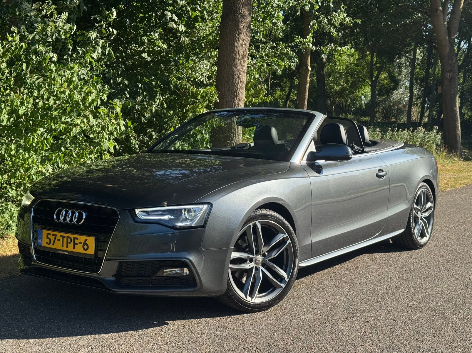 Audi A5 1.8 Tfsi S line Cabriolet Daytona Grey, Auto's, Zwart, 4 cilinders, Cabriolet, 4 stoelen