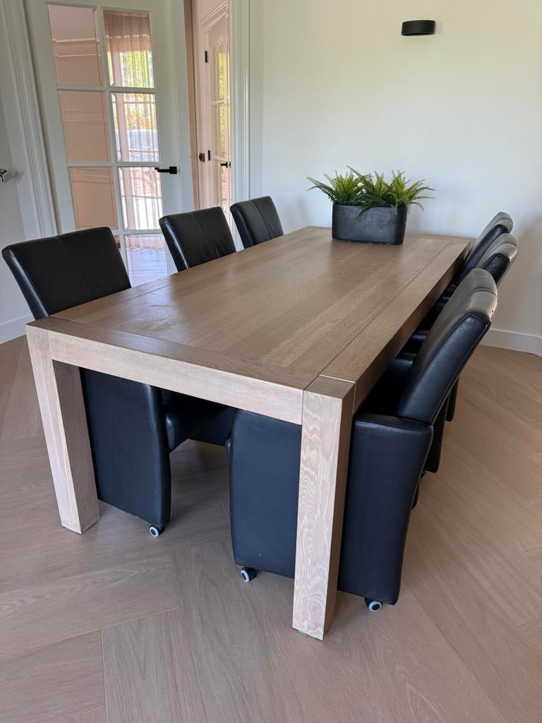 Eettafel met 6 stoelen en bijpassend dressoir, Ophalen, Zo goed als nieuw