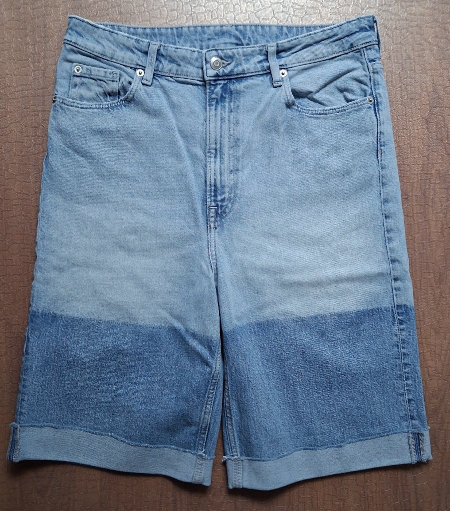 Bermuda jeans short van de H&M maat 40, H&M, Blauw, Ophalen of Verzenden, W30 - W32 (confectie 38/40)