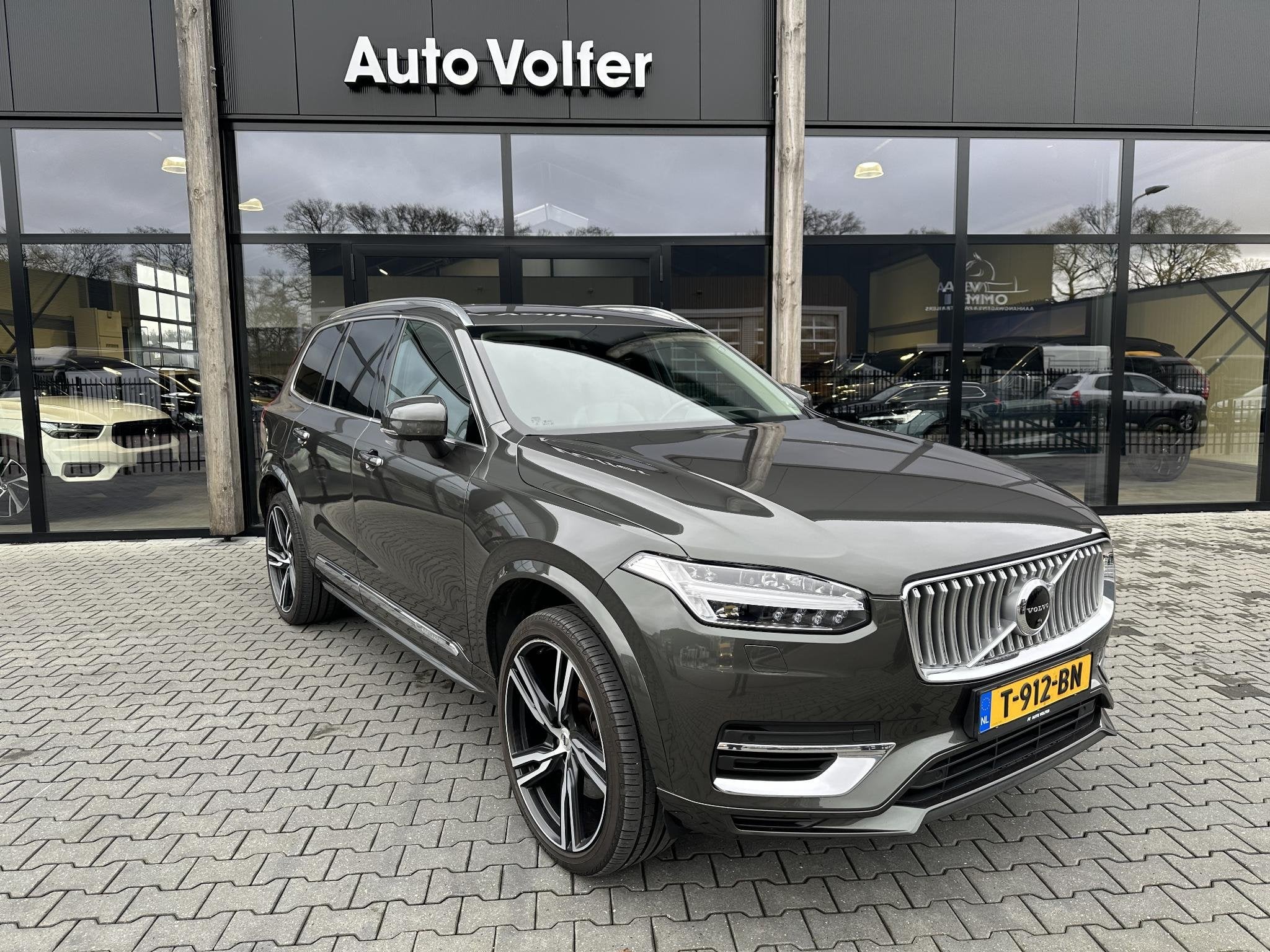 Volvo XC90 2.0 T8 Recharge AWD Inscription SOH 100%LONG RANG, Auto's, Dealer onderhouden, Gebruikt, 4 cilinders, 1969 cc