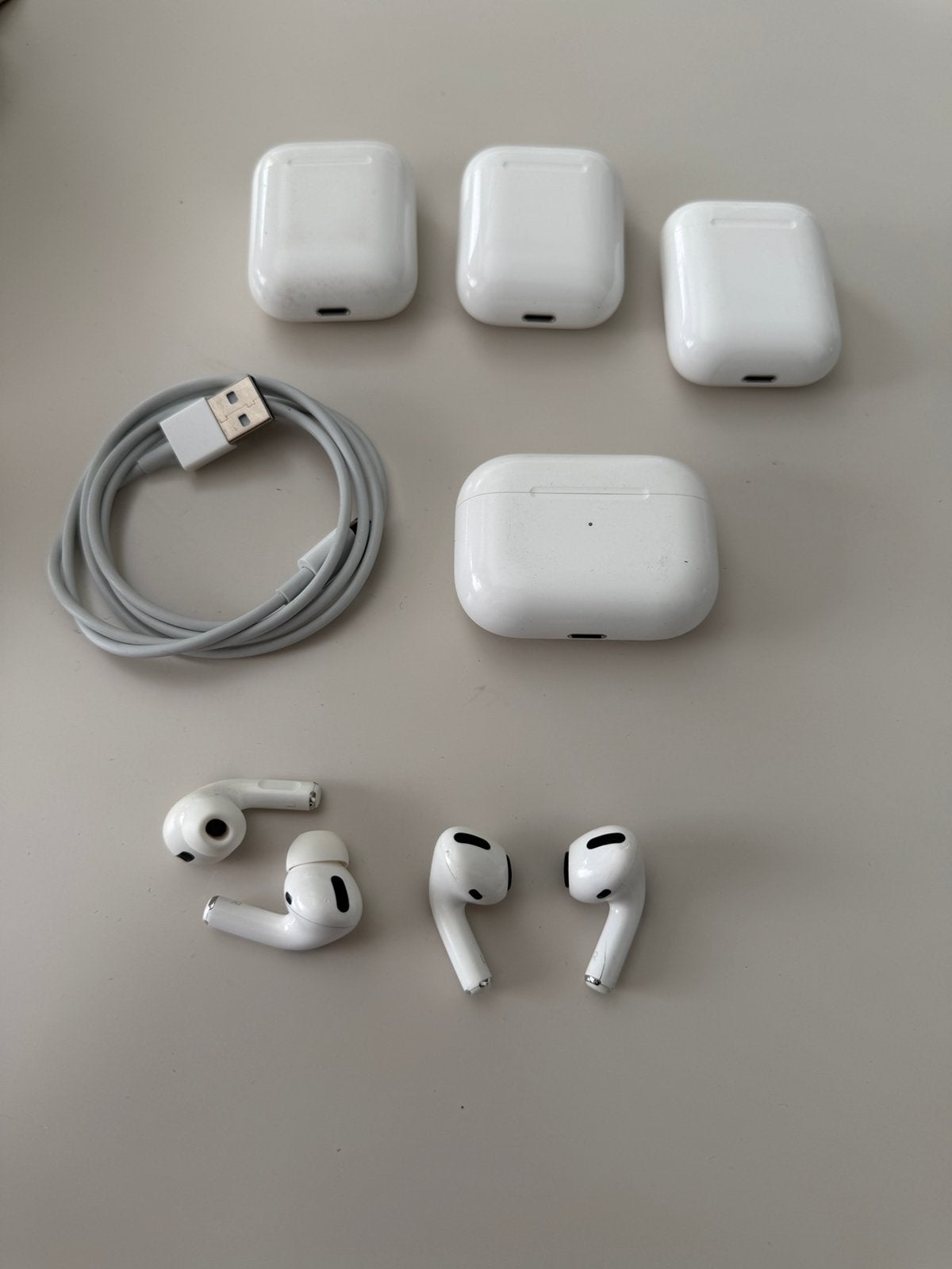 Originele Airpods 1 en Pro Diverse Soorten 3 Cases 1 Pro, Telecommunicatie, Mobiele telefoons | Oordopjes, Ophalen, In gehoorgang (in-ear)