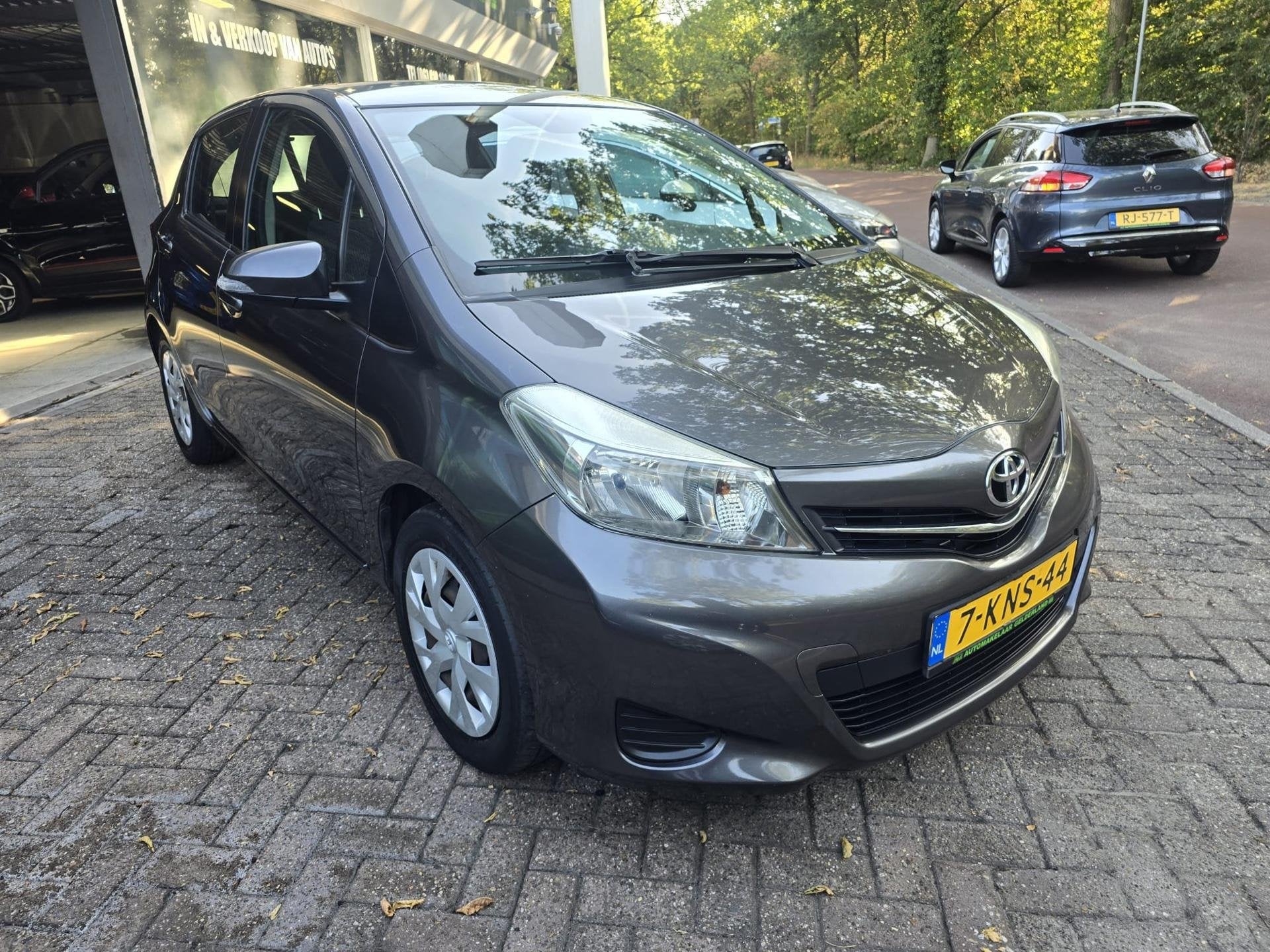 Toyota Yaris 1.3 VVT-i Aspiration | 2E EIGENAAR | 3/6 OF 12M, Auto's, Euro 5, Stof, 4 cilinders, Bedrijf