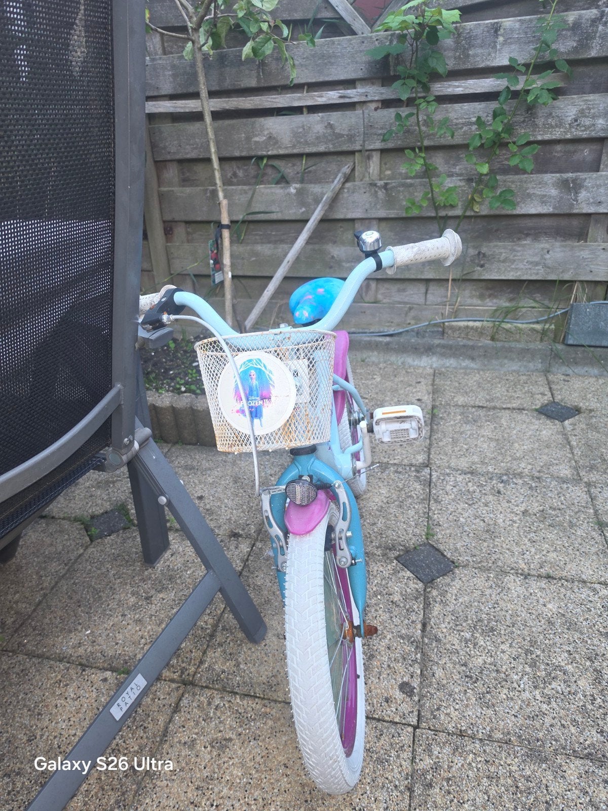 Disney Frozen kinderfiets – blauw/roze – met mandje
Leuke Di, Fietsen en Brommers, Ophalen, Gebruikt, 16 inch