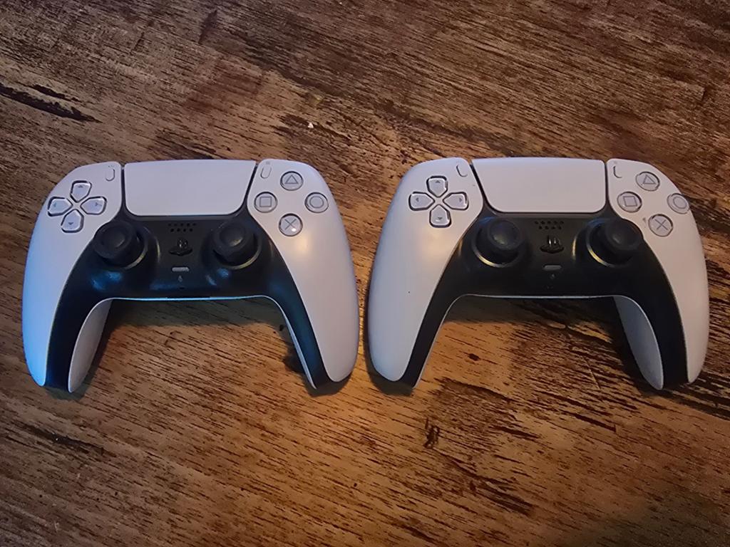 2x PlayStation 5 DualSense Controllers - Wit, Ophalen of Verzenden, Gebruikt, Playstation 5