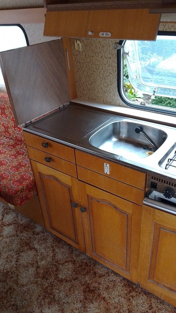 Knaus Sudwind, Caravans en Kamperen, Rondzit, Omvormbare zithoek, 750 - 1000 kg, Particulier