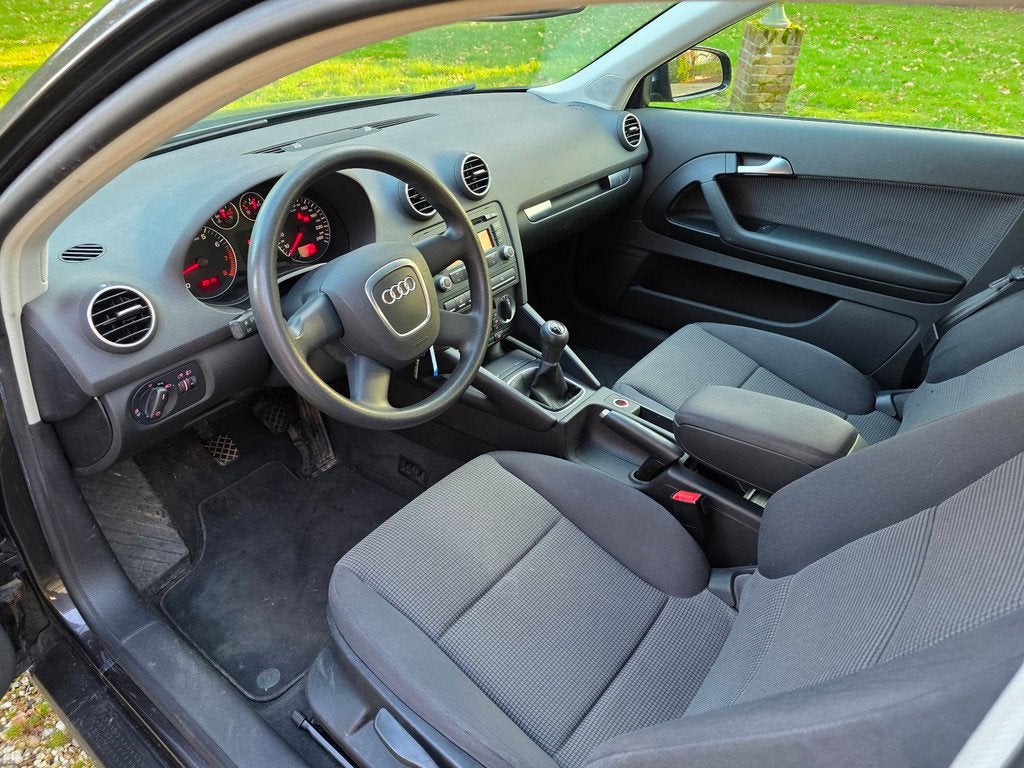 Audi A3 1.6 Attraction AIRCO/cruise *117.000km*, Auto's, Voorwielaandrijving, Gebruikt, 4 cilinders, Electronic Stability Program (ESP)